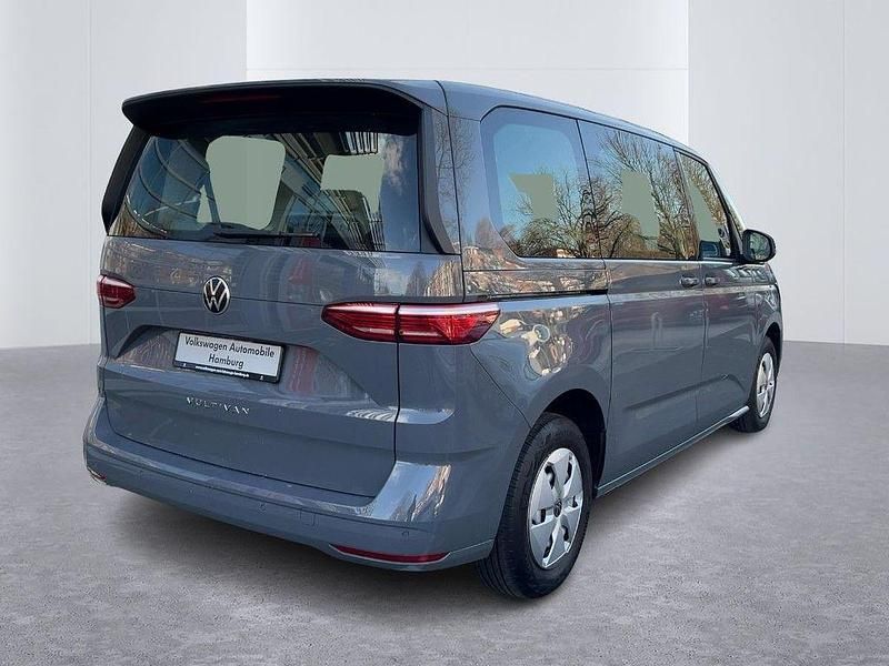 Gebraucht VW Multivan Basis 150 PS (110 kW) 2023 Pure grey Van