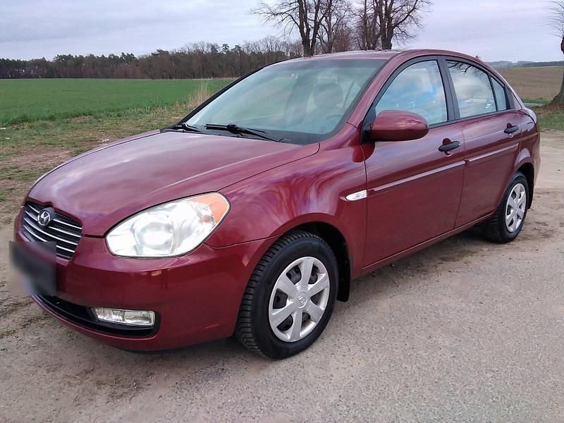 Gebraucht Hyundai Accent 97 PS (71 kW) 2006 Rot Limousine