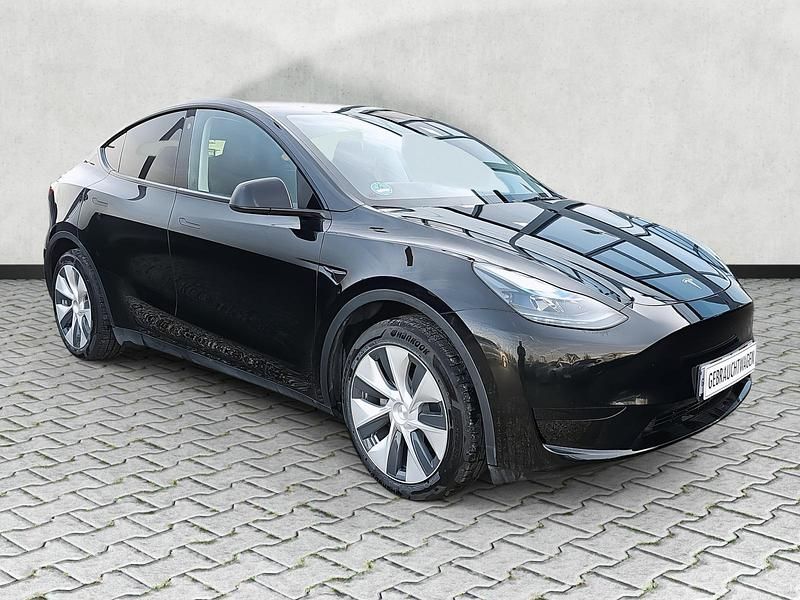Solid black Gebraucht 2022 Tesla Model Y RWD SUV | 34.090 € (Fairer Preis) - Bild 1/4