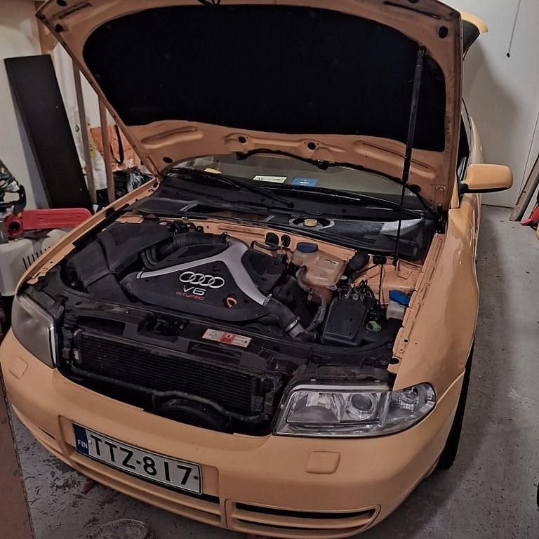 Gelb Gebraucht 2001 Audi S4 Sport Kombi | 16.000 € - Bild 1/4