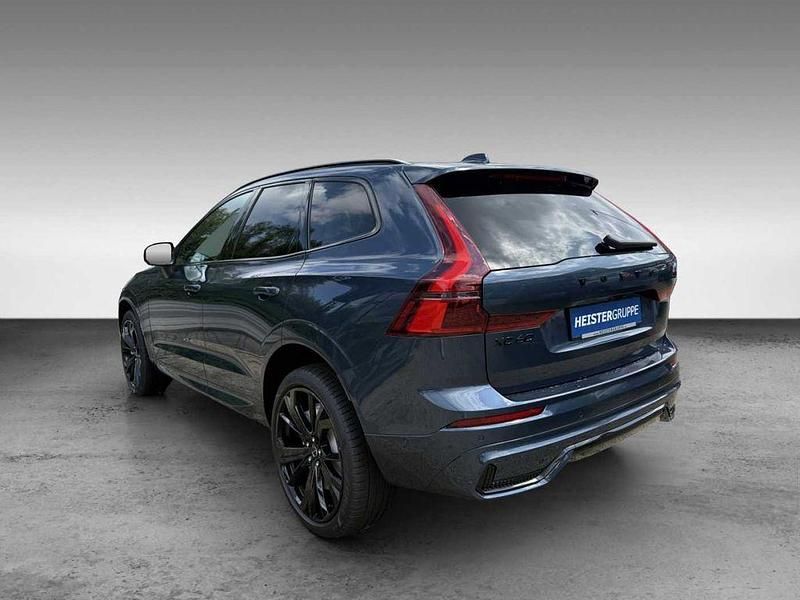 Neu Volvo XC60 Plus 250 PS (183 kW) 2026 Schwarz SUV