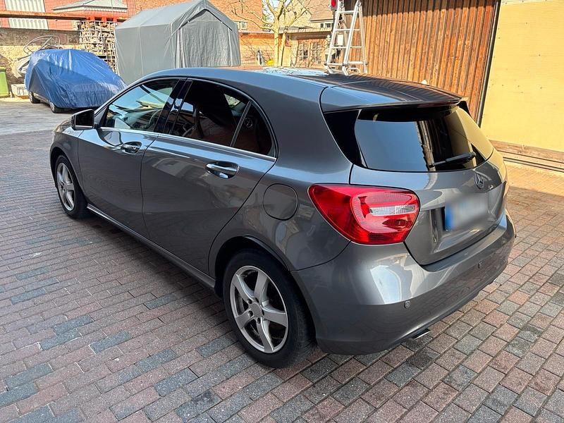 Gebraucht Mercedes A200 156 PS (114 kW) 2012 Grau Kleinwagen