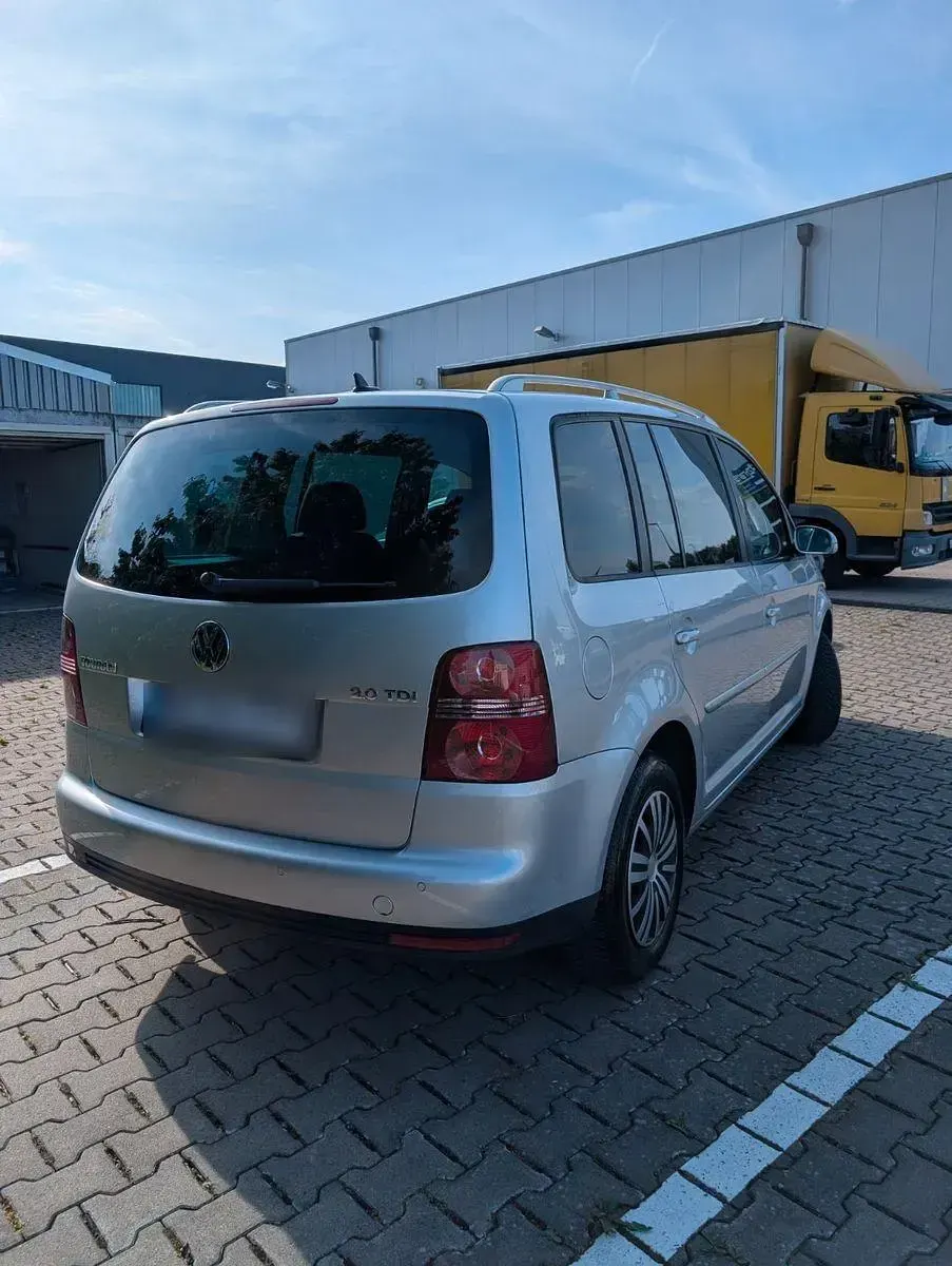 Gebraucht VW Touran 140 PS (102 kW) 2007 Silber Van / Kleinbus