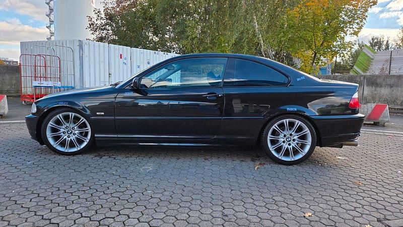 Second-hand BMW 325 Performance 192 CP (141 kW) 2001 Negru Coupe
