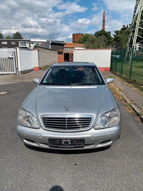Silber Gebraucht 1999 Mercedes S320 Limousine | 7.300 € - Bild 1/4