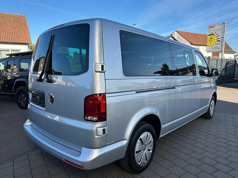 Gebraucht VW Caravelle 150 PS (110 kW) 2024 Silber Van / Kleinbus