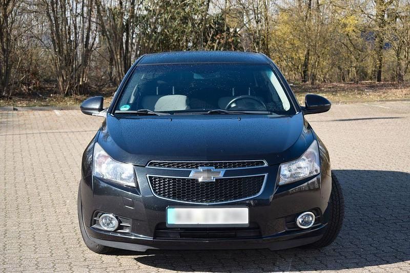 Gebraucht Chevrolet Cruze LT 163 PS (119 kW) 2011 Schwarz Limousine