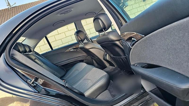 Gebraucht Mercedes E280 190 PS (139 kW) 2007 Schwarz Limousine