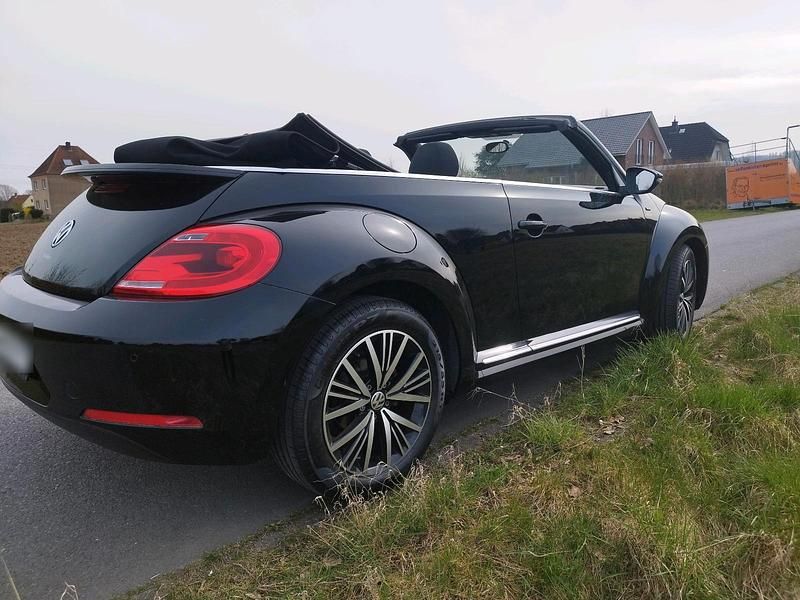 Gebraucht VW Beetle Allstar 105 PS (77 kW) 2016 Schwarz Kleinwagen