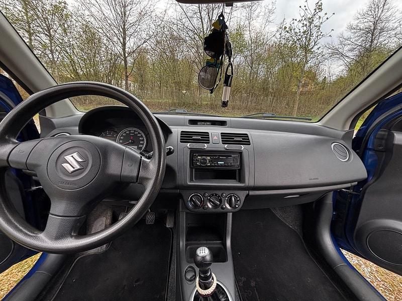 Second-hand Suzuki Swift 92 CP (67 kW) 2008 Albastru Hatchback