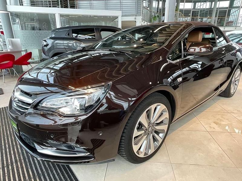 Gebraucht Opel Cascada Innovation 165 PS (121 kW) 2013 Mahogany brown (p2/so) Cabrio