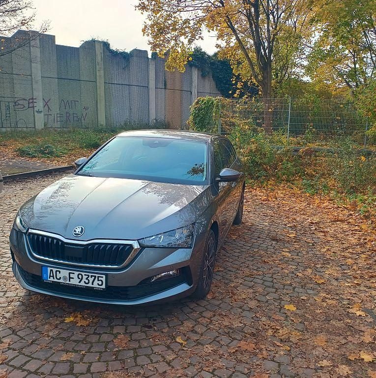 Gebraucht Skoda Scala Selection 150 PS (110 kW) 2023 Grau Kleinwagen