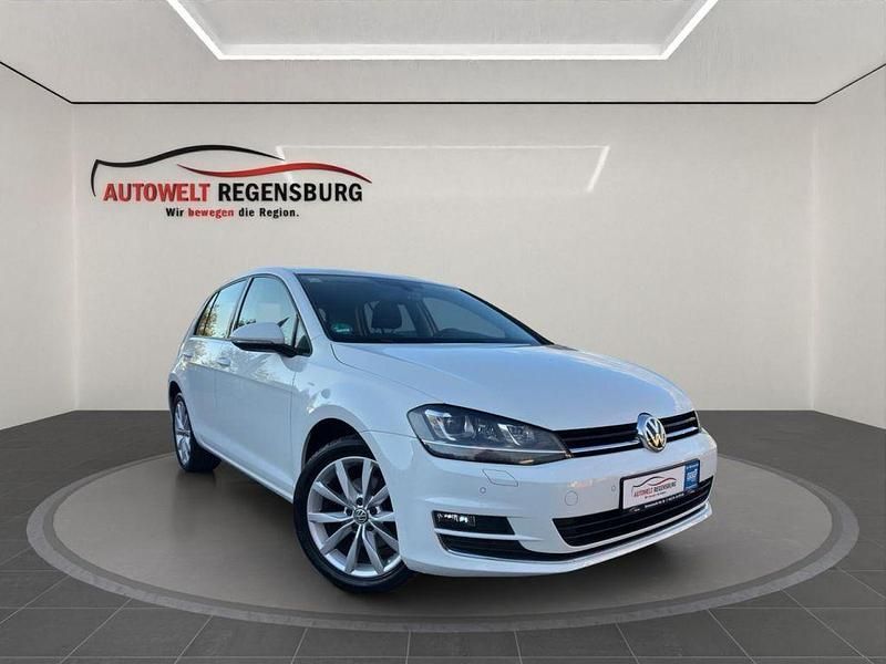 Weiß Gebraucht 2016 VW Golf VII Highline Limousine | 10.990 € (Guter Preis) - Bild 1/4