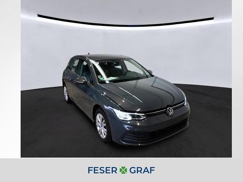 Gebraucht VW Golf VIII Life 116 PS (85 kW) 2022 Delfingrau metallic Limousine