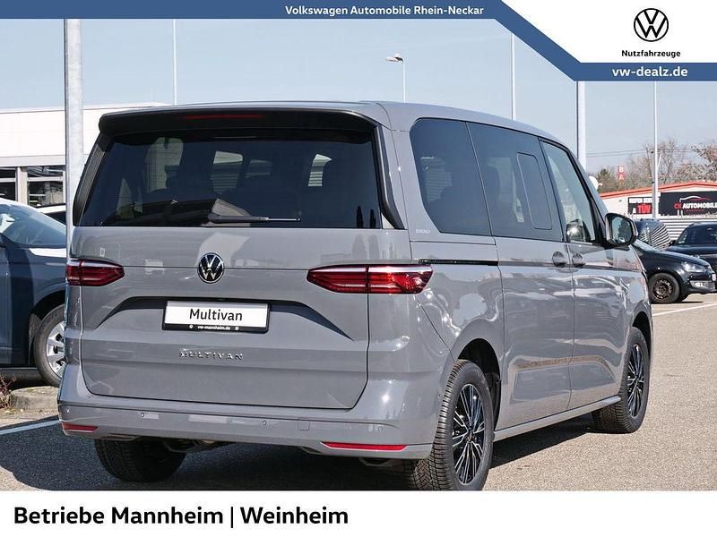 Neu VW Multivan Life 204 PS (150 kW) 2026 Grau Van