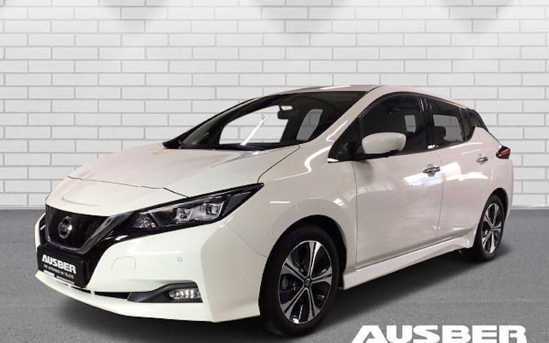 Gebraucht Nissan Leaf N-Connecta 110 kW (150 PS) 2022 S) (weiss Kleinwagen