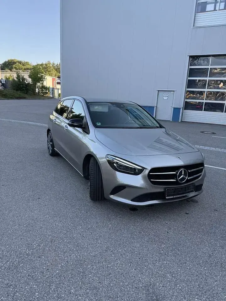 Gebraucht Mercedes B220 190 PS (139 kW) 2020 Grau Kleinwagen