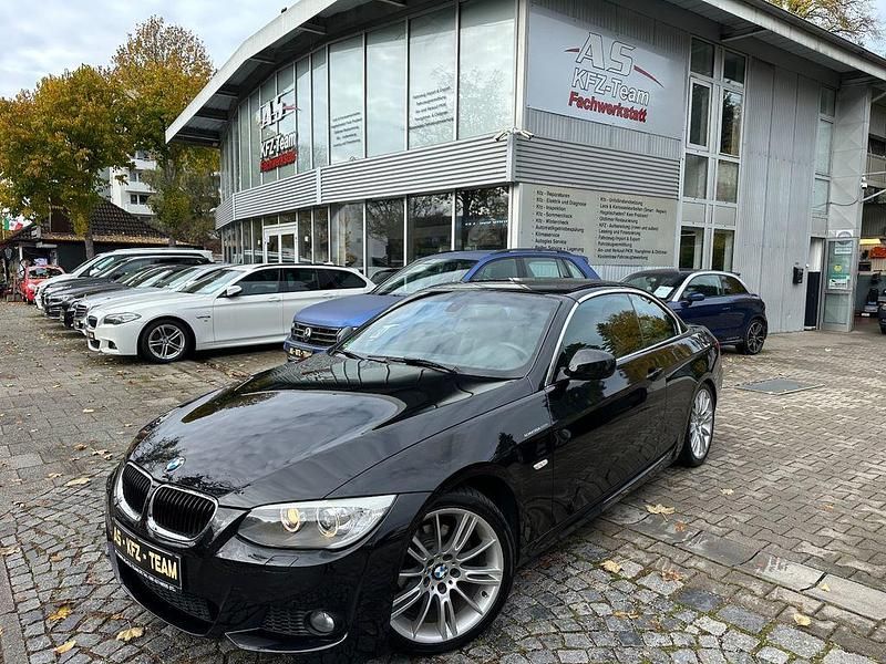 Schwarz Gebraucht 2011 BMW 318 Cabriolet M Sport Cabrio | 16.980 € (Fairer Preis) - Bild 1/4