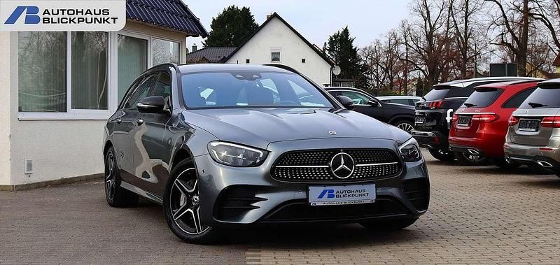 Gebraucht Mercedes E300 AMG 306 PS (225 kW) 2021 Selenitgrau Kombi