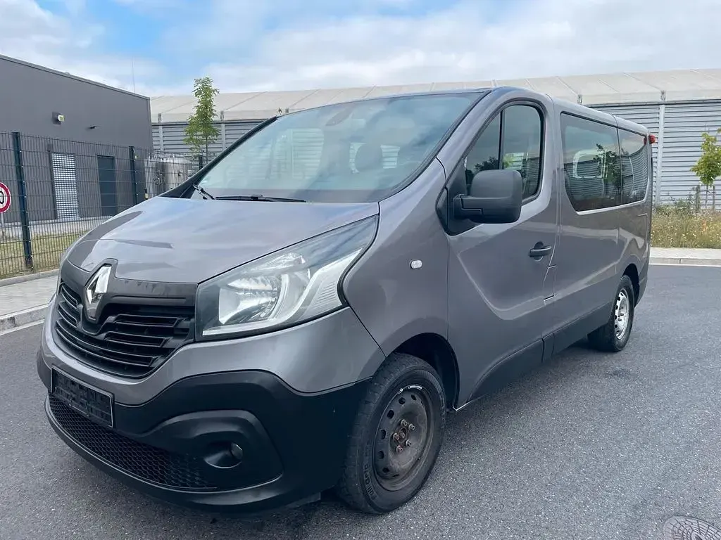 Gebraucht Renault Trafic Expression 120 PS (88 kW) 2015 Grau Van / Kleinbus