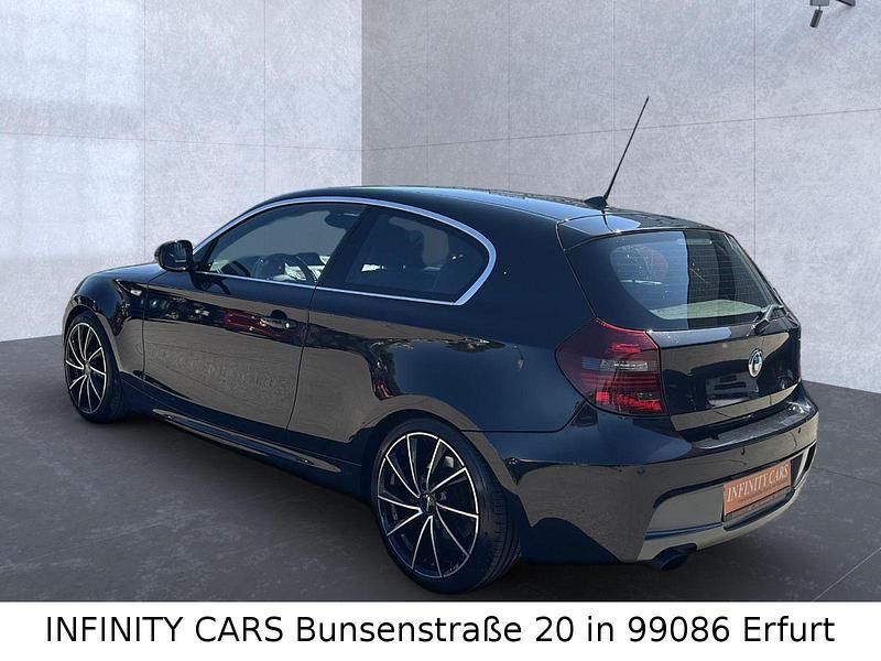 Gebraucht BMW 123 Sport Line 204 PS (150 kW) 2010 Schwarz Kleinwagen