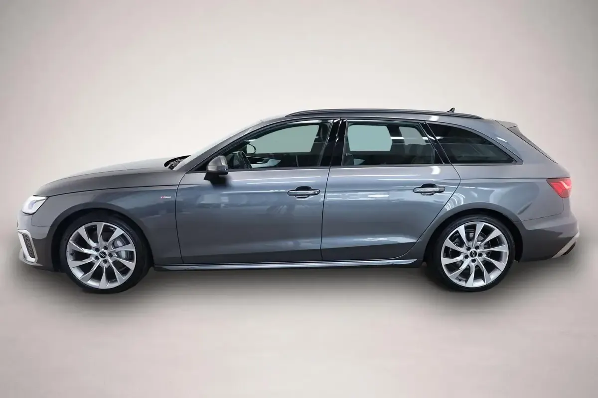 Gebraucht Audi A4 S-Line 204 PS (150 kW) 2023 Manufacturer Kombi