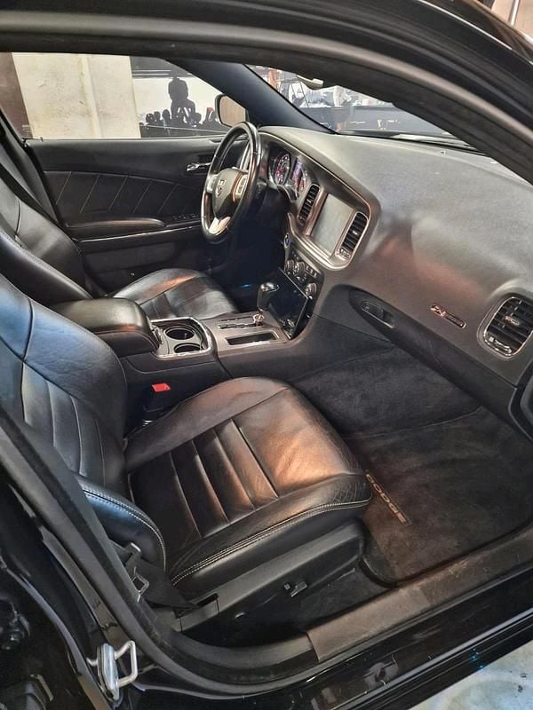 Second-hand Dodge Charger 375 CP (275 kW) 2012 Negru Berlinǎ