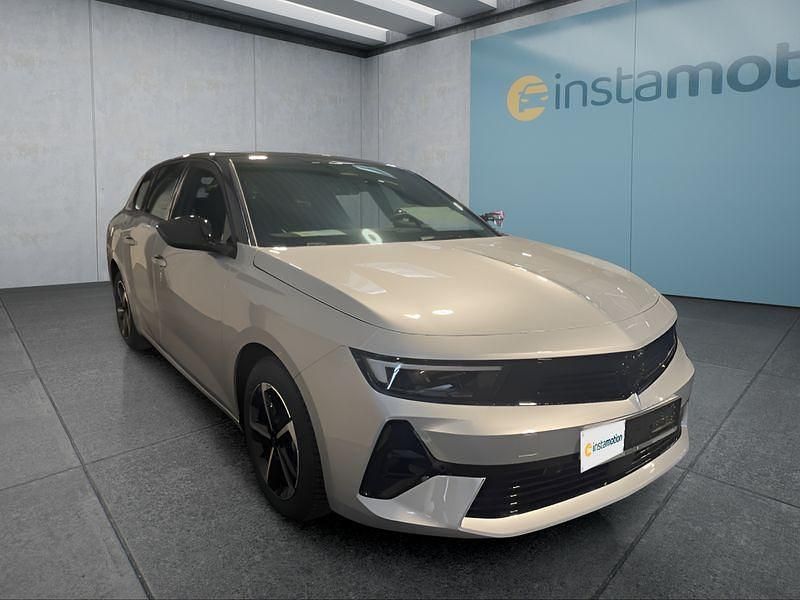 Neu Opel Astra 131 PS (96 kW) 2025 Silber Kombi