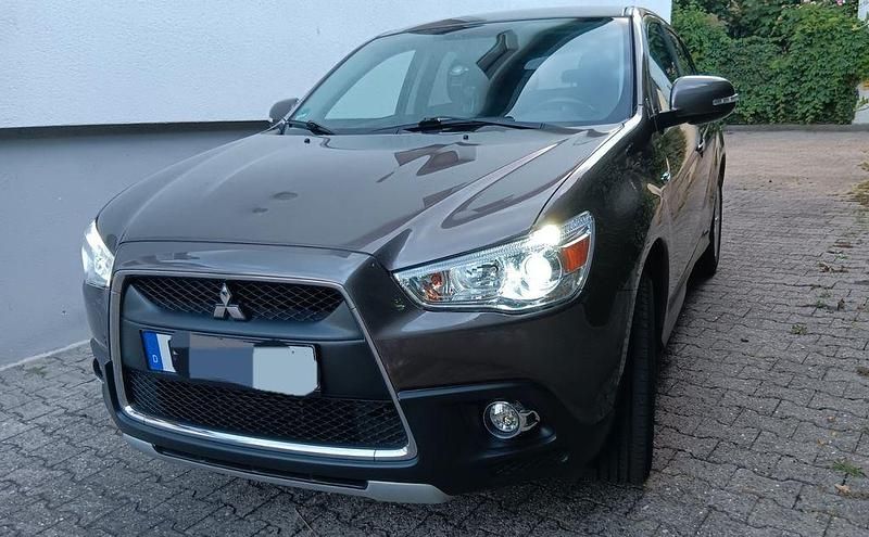 Braun Gebraucht 2011 Mitsubishi ASX Edition SUV | 8.500 € (Fairer Preis) - Bild 1/4