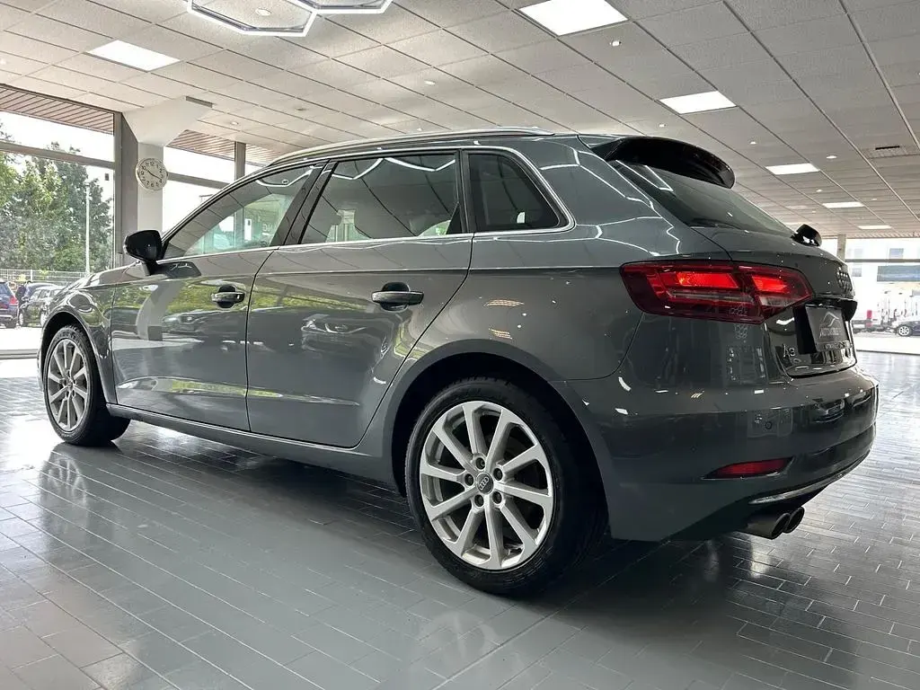 Gebraucht Audi A3 Design 150 PS (110 kW) 2018 Grau Limousine