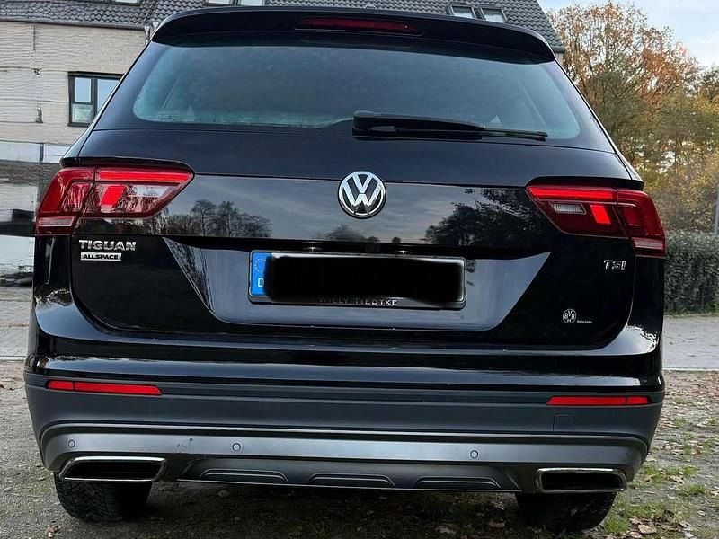 Gebraucht VW Tiguan Allspace Comfortline 150 PS (110 kW) 2017 Schwarz SUV