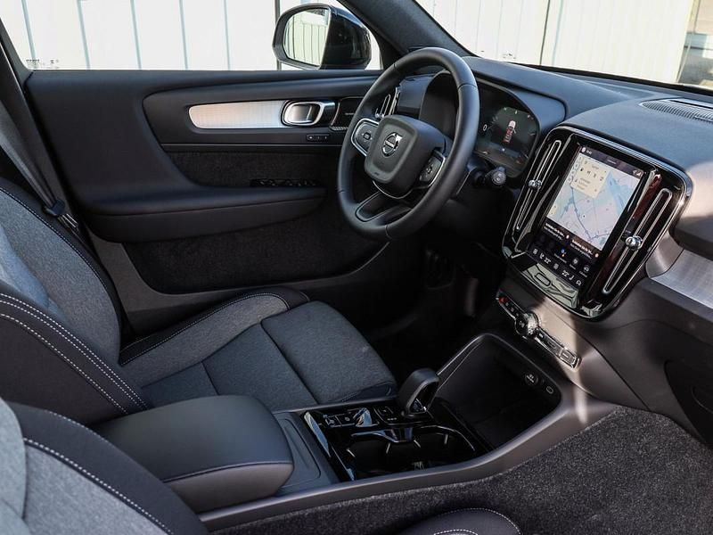 Gebraucht Volvo XC40 Plus 163 PS (119 kW) 2025 Blau SUV