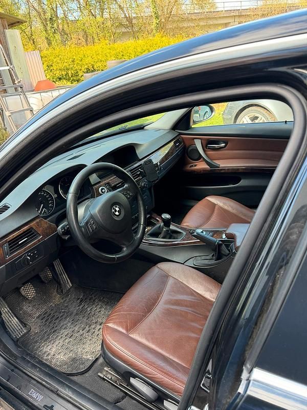 Usata BMW 330 231 CV (169 kW) 2006 Nero Berlina