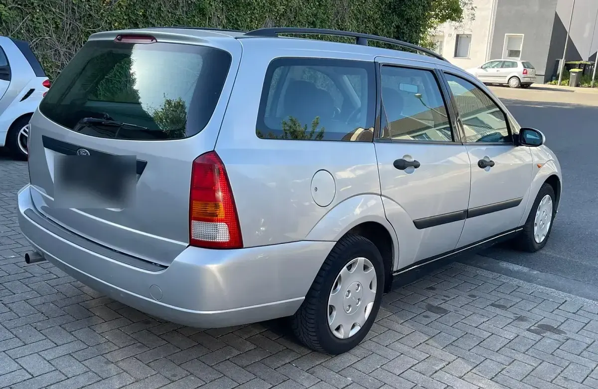 Usata Ford Focus 101 CV (74 kW) 2000 Argento Station wagon