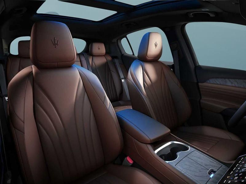 Neu Maserati Grecale 330 PS (242 kW) 2025 Violett SUV