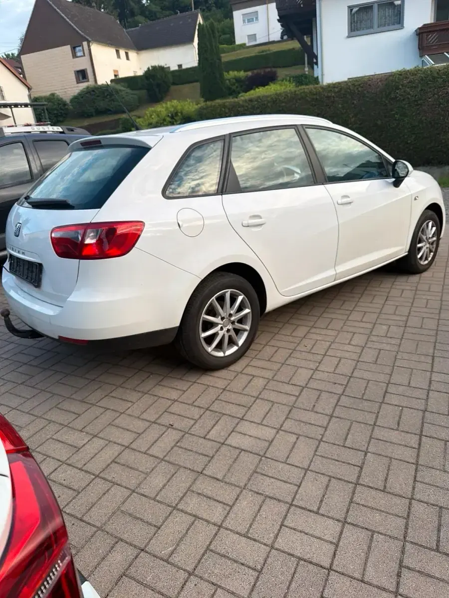 Gebraucht Seat Ibiza ST 69 PS (50 kW) 2012 Weiß Kombi