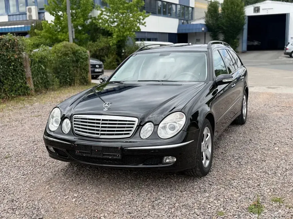 Gebraucht Mercedes E220 150 PS (110 kW) 2005 Schwarz Kombi