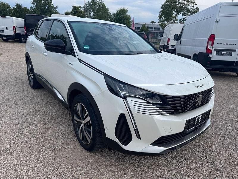 Weiß Gebraucht 2022 Peugeot 3008 Allure SUV | 22.990 € (Guter Preis) - Bild 1/4