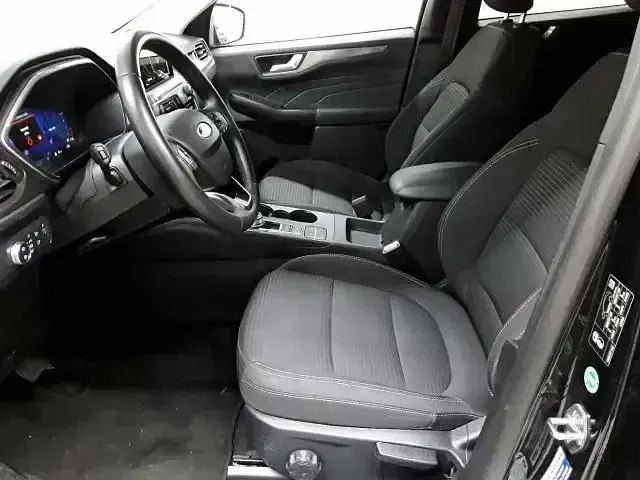 Gebraucht Ford Kuga Titanium 120 PS (88 kW) 2023 Schwarz SUV