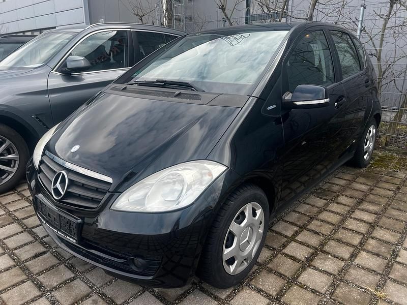 Gebraucht Mercedes A160 82 PS (60 kW) 2010 Kosmosschwarz  metalliclack Kleinwagen