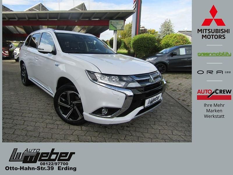 Perlmuttweiß Gebraucht 2017 Mitsubishi Outlander P-HEV Top SUV | 18.490 € (Fairer Preis) - Bild 1/4