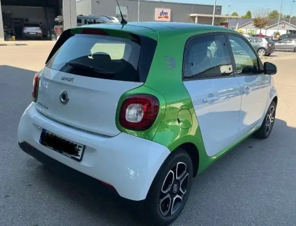 Gebraucht Smart ForFour Electric Drive Passion 60 kW (82 PS) 2017 Grün Kleinwagen