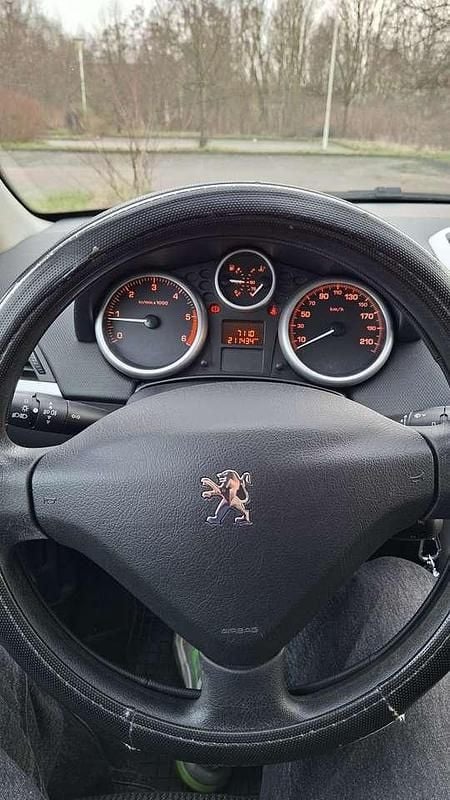 Gebraucht Peugeot 207 Filou 68 PS (50 kW) 2011 Limousine