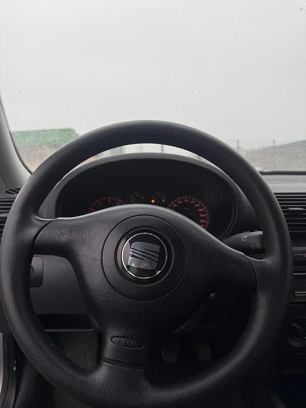 Gebraucht Seat Leon 102 PS (75 kW) 2002 Silber Kleinwagen