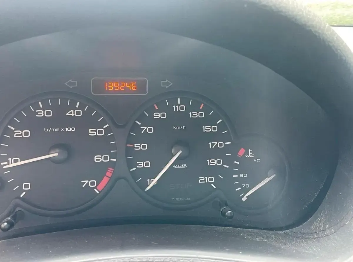 Gebraucht Peugeot 206 75 PS (55 kW) 2003 Silber Kleinwagen