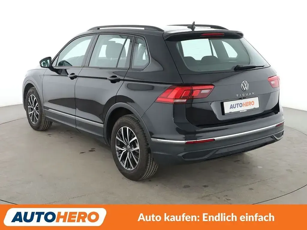 Gebraucht VW Tiguan Life 150 PS (110 kW) 2022 Schwarz SUV