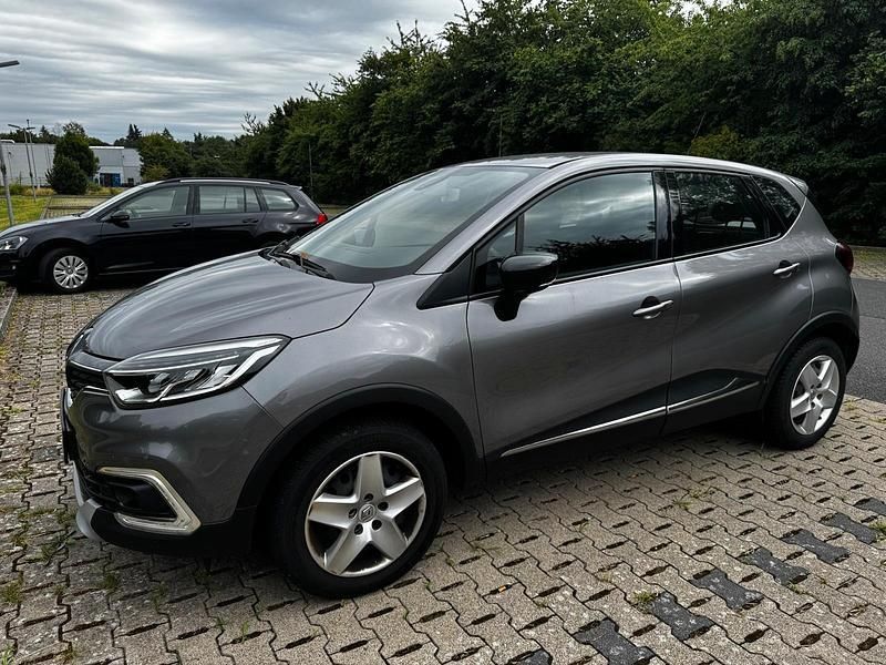 Grau Gebraucht 2018 Renault Captur SUV | 9.000 € (Fairer Preis) - Bild 1/4
