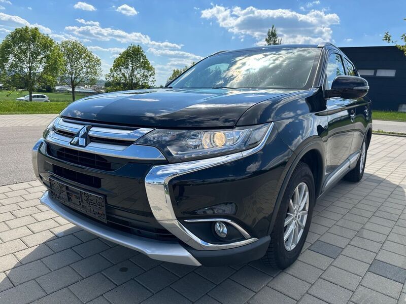 Pantherschwarz (p) Gebraucht 2017 Mitsubishi Outlander SUV | 12.999 € (Fairer Preis) - Bild 1/4