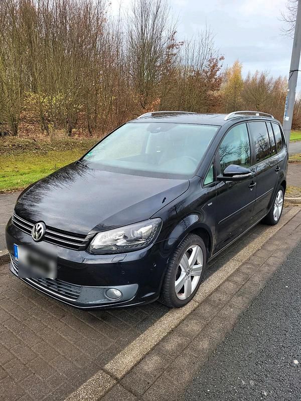 Gebraucht VW Touran Life 140 PS (102 kW) 2014 Schwarz Van / Kleinbus