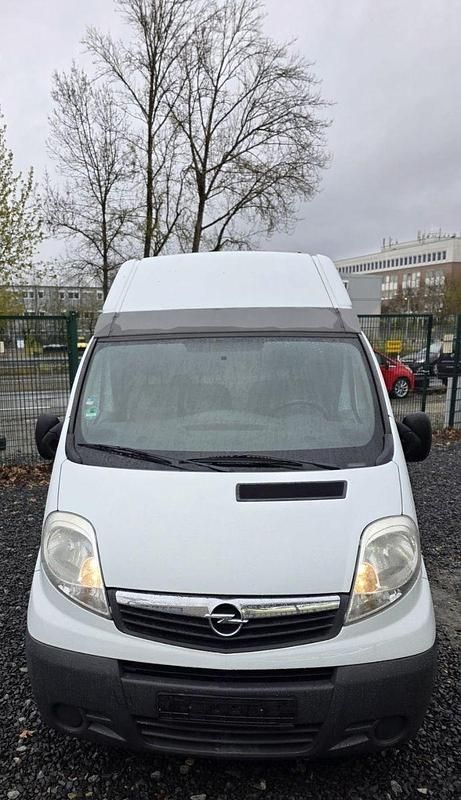 Gebraucht Opel Vivaro 114 PS (83 kW) 2012 Weiß Van / Kleinbus